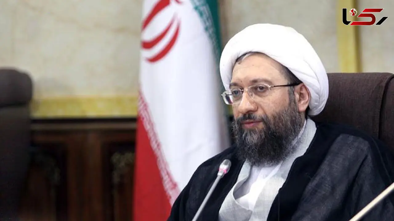 برای اعتراض به یک حکم، نظام و رهبری را زیر سوال می‌برند