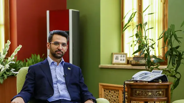 آذری جهرمی: نظرم برای رفع فیلتر تلگرام، هزینه‌های زیادی برایم داشت