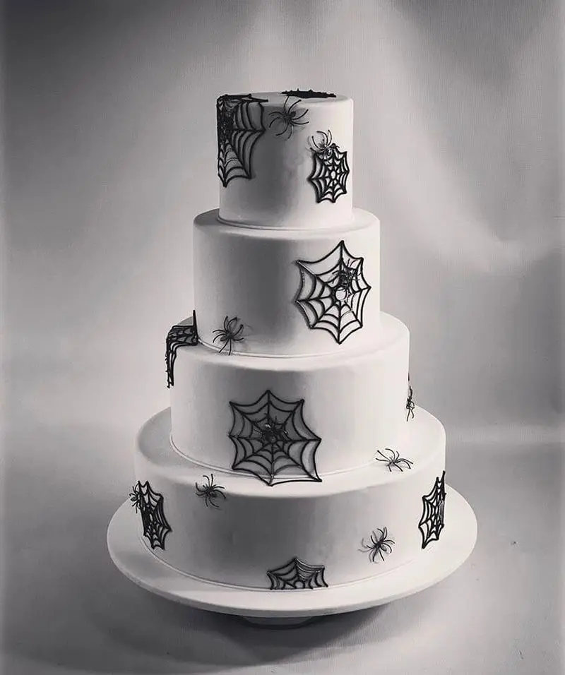 کیک تولد سیاه و سفید