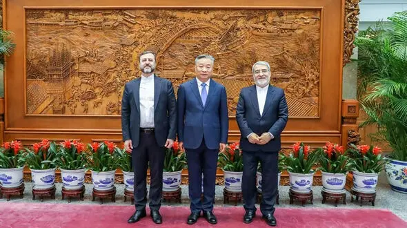 دیدار و گفتگوی معاونین وزرای امور خارجه جمهوری اسلامی ایران و چین در پکن