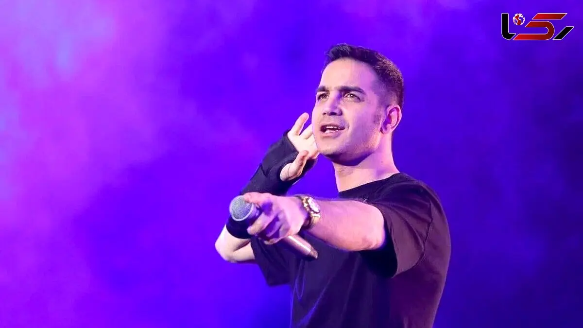 فیلم عطسه محسن یگانه وسط اجرای آهنگ تو کنسرت!/ فقط خنده خودش! دنیارو بی تو نمیخوام یه لحظه