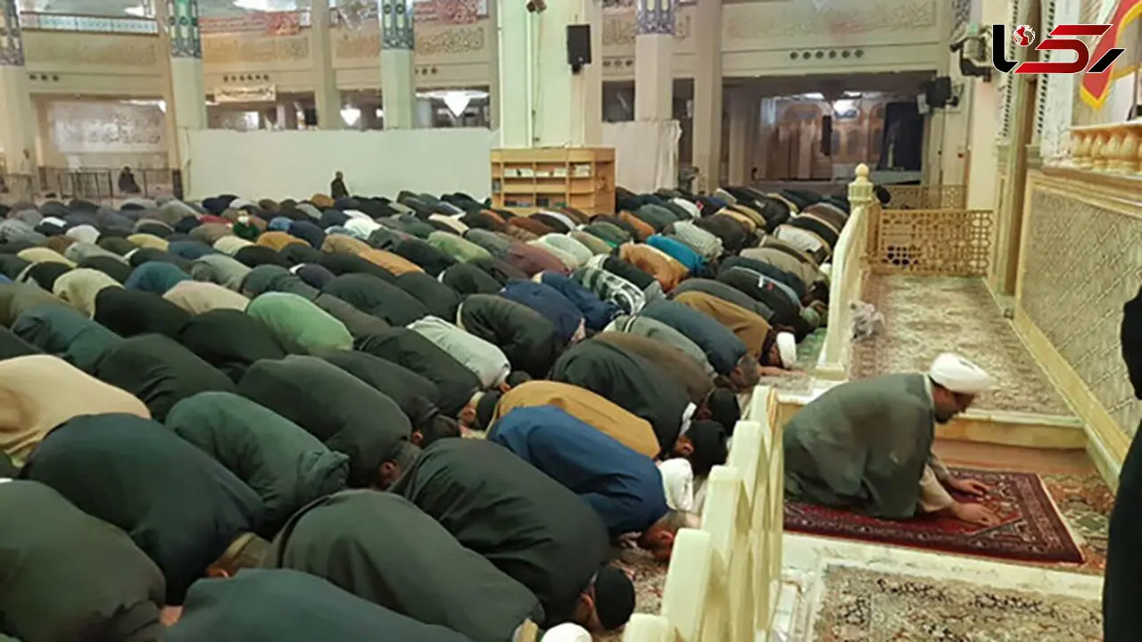 نماز جماعت در حرم حضرت معصومه(س) اقامه شد