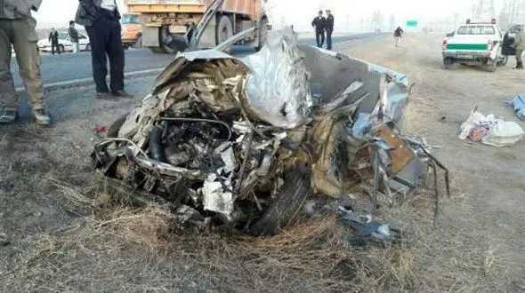 کامیون پراید را با 3 سرنشین در محور سرخس-مشهد مچاله کرد + عکس 