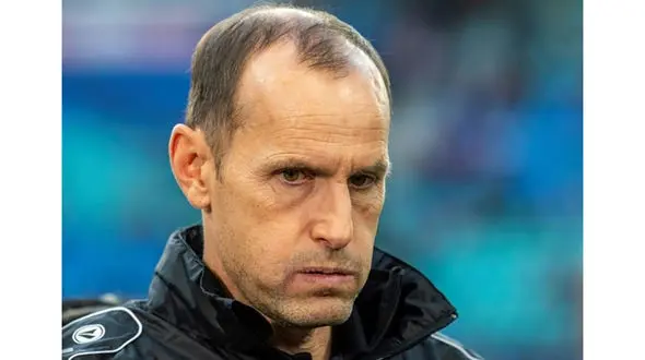 خرید خمیر دندان هنگام قرنطینه کرونا باعث محرومیت یک مربی شد