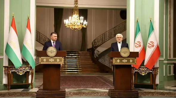 عارف بر ضرورت تقویت کمیسیون همکاری‌های مشترک اقتصادی ایران و تاجیکستان تاکید کرد