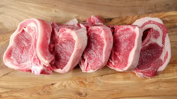 توزیع گوشت گوسفندی در کشور / هر کیلوگرم 142 هزار تومان