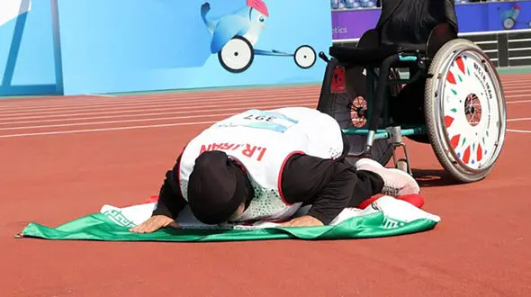 ورزشکارانی که مدالشان پس گرفته شد، پاداش مدال را دریافت می کنند