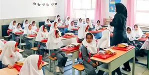 نظام آموزشی کشور همواره با کمبود نزدیک به ۲۰۰ هزار معلم مواجه است !