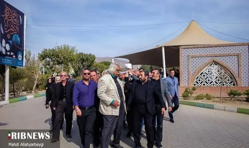 خاکسپاری همایون ارشادی