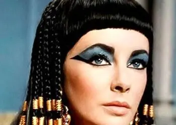 شوخی با تاریخ/ از ملکه مصر باستان تا بیوتی بلاگری در عصر مدرن