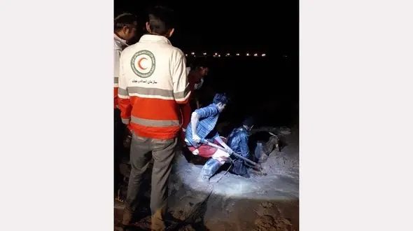 نجات 2 جوان اصفهانی گرفتار در  باتلاق + عکس