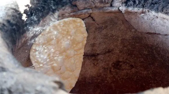 عکس هایی از یک نان خاطره انگیز در ایران + جزییات