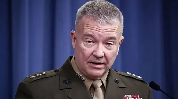 فرمانده سنتکام: آماده پاسخ به هر اقدام ایران در سالروز ترور قاسم سلیمانی هستیم