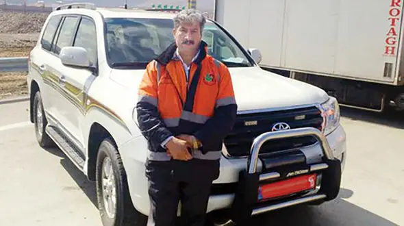 راهدار فداکار در 2 تصادف پی در پی با 2 اتوبوس جان داد / صفدر شریفی که بود؟ + عکس