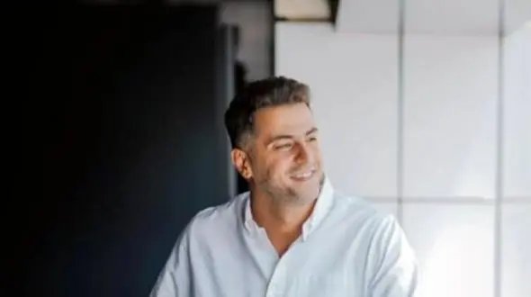 علی ضیا: من بخوام صادق باشم  فحش می دم... زیادم فحش میدم اما... چرا به خانواده ام .... // تولیدی