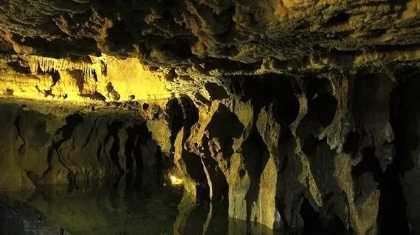 غار علیصدر همدان بزرگترین غار آبی جهان