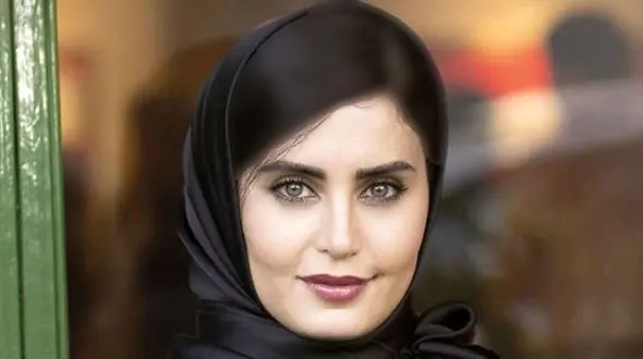 پست جدید الناز شاکردوست از پشت صحنه "فیلم یادگار جنوب" با لباس جنوبی شیک کنار ساحل خلیج فارس+عکس