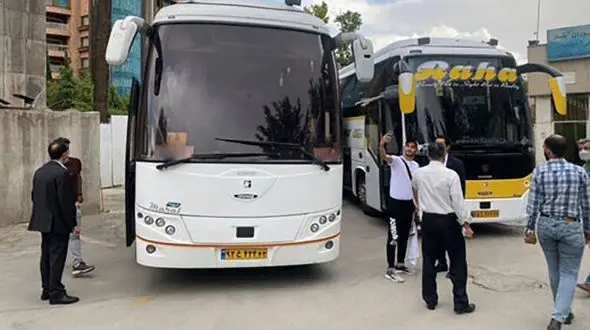 حمله‌کنندگان به اتوبوس پرسپولیس ۲ سال محروم شدند