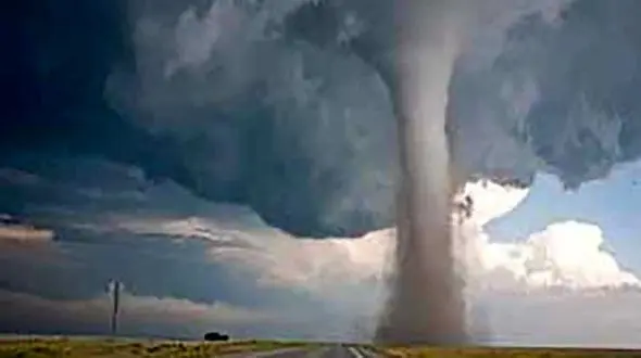 گردباد و طوفان در مسکو 6 کشته برجای گذاشت 