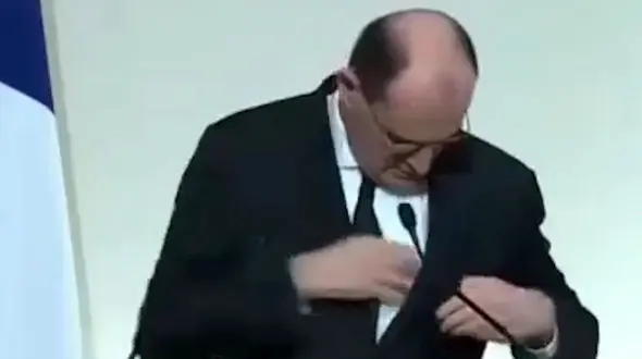 گم شدن عینک نخست وزیر فرانسه سوژه رسانه‌ها شد + فیلم 