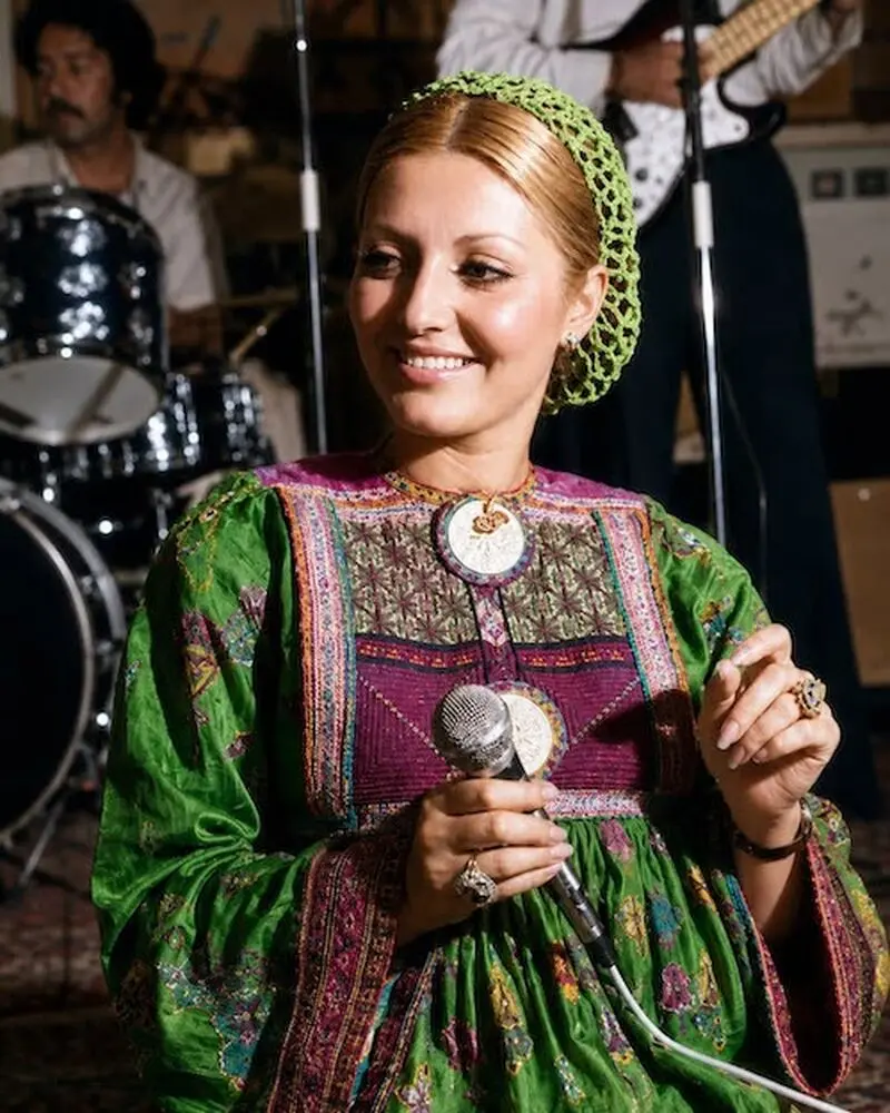 گوگوش