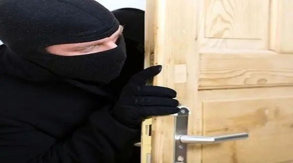 سرقت مسلحانه برای اسباب بازی!  / دزد خوشگذران تهرانی فقط  وسیله خاص بازی را به سرقت می برد!