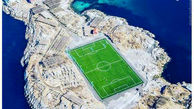 زمین فوتبال رویایی وسط یک جزیره + عکس