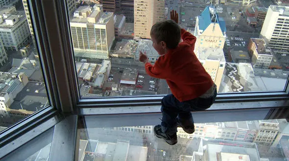 مغز ما چگونه ترس‌ های زندگی را می‌ سازد؟ / انسان تنها با دو ترس ذاتی به دنیا می‌ آید