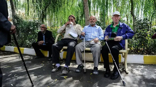 افزایش خانوارهای تک‌نفره در ایران/ سالمندی بحران خواهد شد