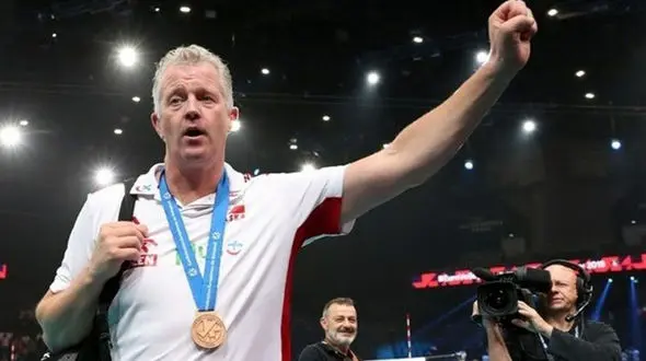 عذرخواهی جنجالی‌ ترین سرمربی دنیا از ایران! + گفتگوی مفصل 