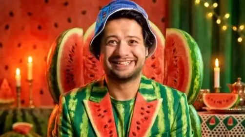 یلدای به یادماندنی با نعیمه نظام دوست، لیلا اوتادی، علی صادقی و طناز ترین های سینمای ایران به یمن یلدا و آجیلش، انار سرخ و هندوانه شیرینش