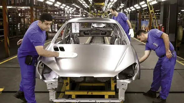 یک نماینده مجلس: وزارت صمت نباید خودروسازان را تکه تکه کند/ ادغام برابر با ارتقا، تکه تکه کردن برابر با انهدام