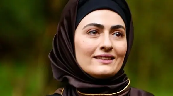 عکس های شخصی و خارج از قاب تلویزیون بازیگر نقش انیس در سوجان  / زندگی و بیوگرافی آن را بخوانید