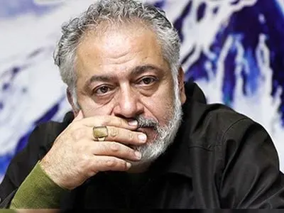 نگاهی به خانه و زندگی مجید مشیری و همسرش در خانه شان از جنس عشق با لوسترهای کریستالی باشکوه