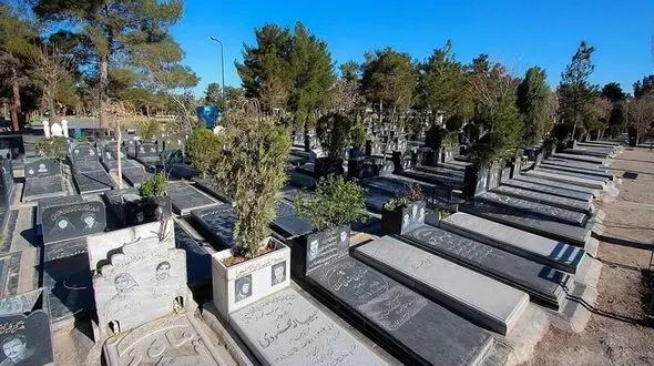 لباس خونین عروس /  مرگ ناهید در شب قبل از اعدام قاتل بی گناه / من داماد را کشتم مهران عاشقم بود گردن گرفت