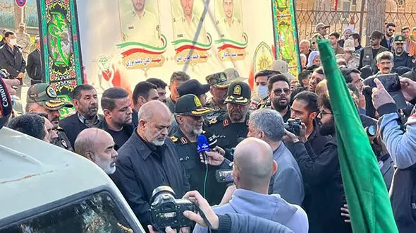 پیکر ۱۱ شهید فراجا در حمله تروریستی راسک به زیارت امام رضا (ع) می‌روند