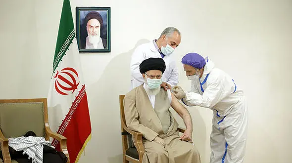 رهبر انقلاب نوبت اول واکسن ایرانی برکت را دریافت کرد +فیلم