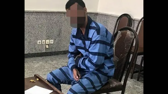 پسر بی رحم  دست پدرش را شکست و بعد او را کشت + عکس در دادگاه