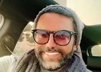 قاب امروز؛ نگاهی به کیک تولد دوطبقه علیرضا نیکبخت با خلاقیت تحسین برانگیز اوستا قنّاد تهرونی+عکس/ الهی 120 ساله بشی