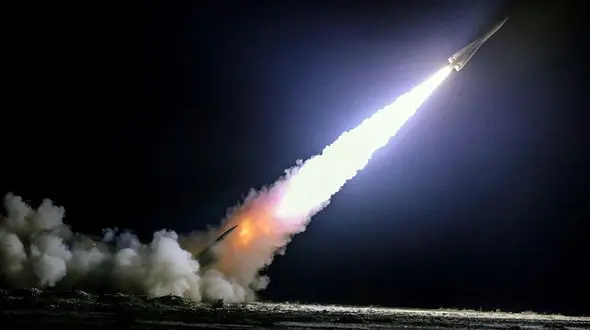 فیلم لحظه انهدام پهپاد مهاجم توسط سامانه موشکی تاکتیکی بومی مرصاد ارتش