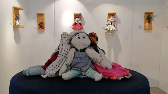 یک پیشنهاد جذاب برای کودکان و نوجوانان؛ بازدید از نمایشگاه عروسک های بومی در کانون پرورش فکری