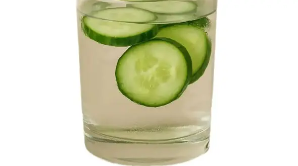 صبح خود را با یک لیوان آب به همراه مواد گفته شده شروع کنید