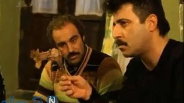 هومن حاجی عبداللهی با چهره متفاوت در قاب خانوادگی؛ «رحمت خروس‌باز» ۱۳ سال پس از سریال، در کنار پسرش / نوستالژی پایتخت در ۵۰ سالگی