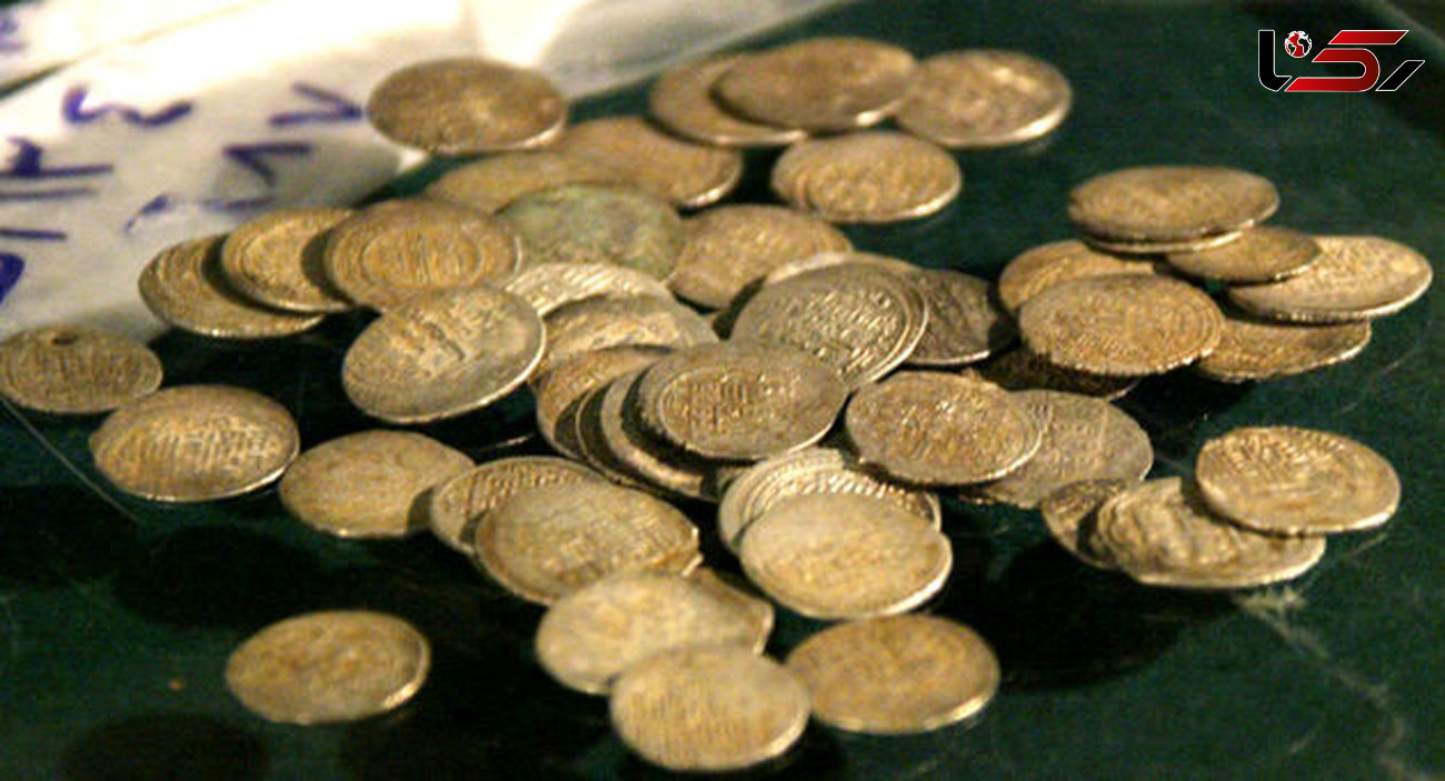 کشف اشیای عتیقه و سکه باستانی در سمیرم