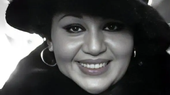 عکس سفر در زمان / «هایده با چادر مشکی در شهر کاظمین و حرم امام موسی کاظم / سال 55