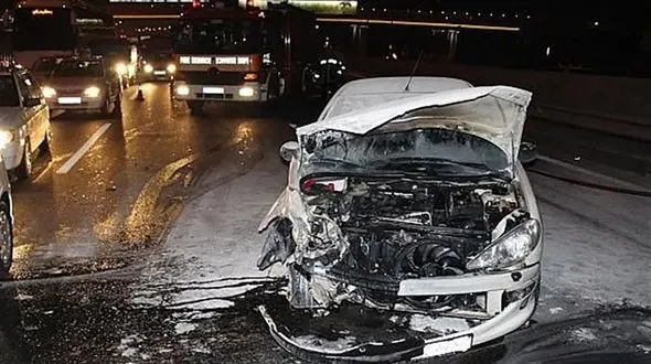 مرگ دردناک راننده 206 زیر چرخ های کامیون / در اتوبان یاسینی رخ داد!