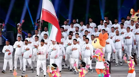 فیلم استقبال تاریخی چینی‌ها از کاروان ایران در افتتاحیه بازی‌های ساحلی آسیا