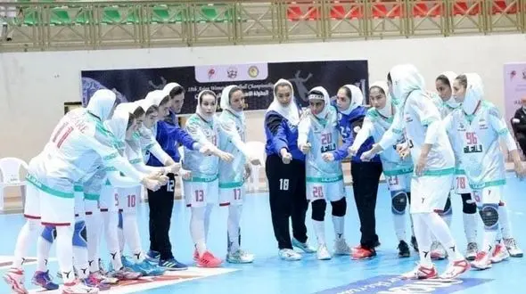 نمایش عجیب بانوی هندبالیست ایرانی در مسابقات جهانی  + فیلم