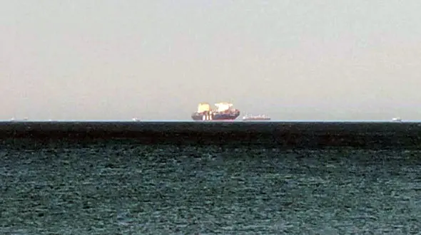 تصویری از کشتی توقیف شده غول‌پیکر اسرائیلی در حوالی بندرعباس