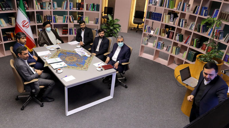 بازدید رئیس جمهوری از مرکز اسناد و کتابخانه سازمان اداری و استخدامی
